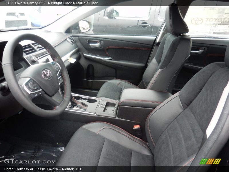 Midnight Black Metallic / Black 2017 Toyota Camry XSE