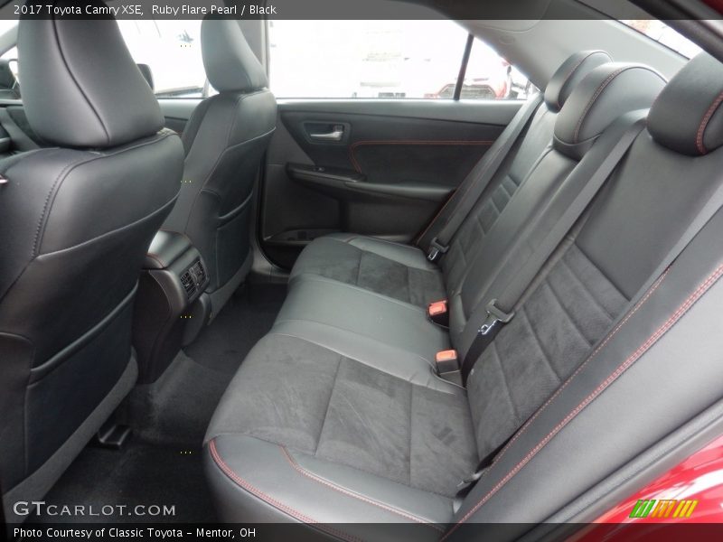 Ruby Flare Pearl / Black 2017 Toyota Camry XSE