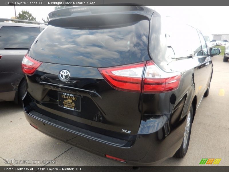 Midnight Black Metallic / Ash 2017 Toyota Sienna XLE