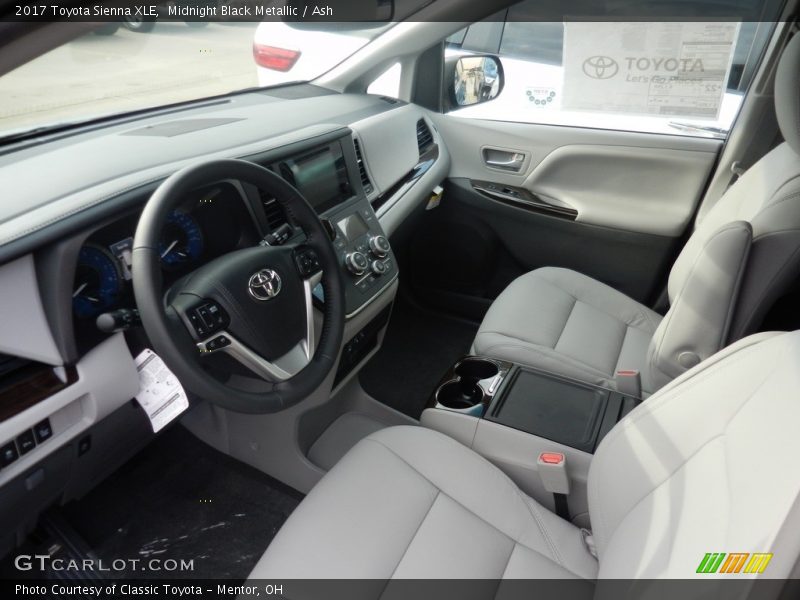 Midnight Black Metallic / Ash 2017 Toyota Sienna XLE