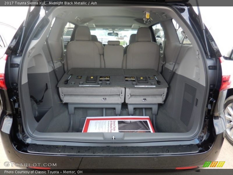 Midnight Black Metallic / Ash 2017 Toyota Sienna XLE