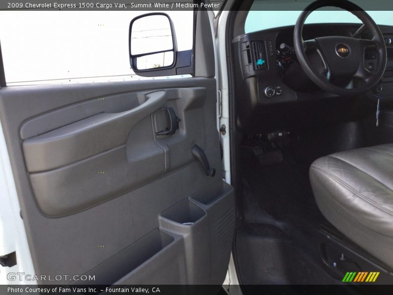 Summit White / Medium Pewter 2009 Chevrolet Express 1500 Cargo Van