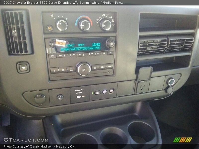 Summit White / Medium Pewter 2017 Chevrolet Express 3500 Cargo Extended WT