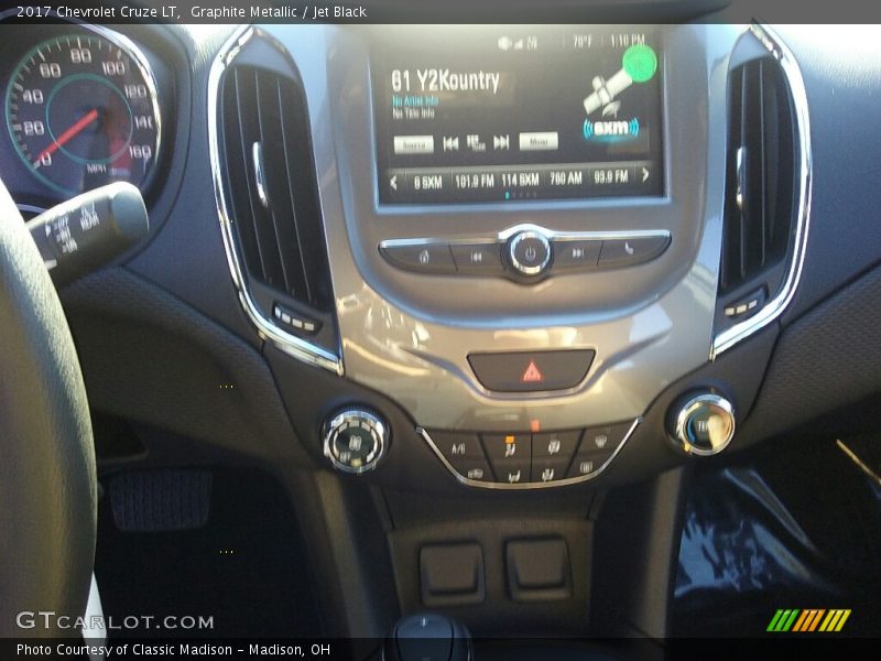 Graphite Metallic / Jet Black 2017 Chevrolet Cruze LT