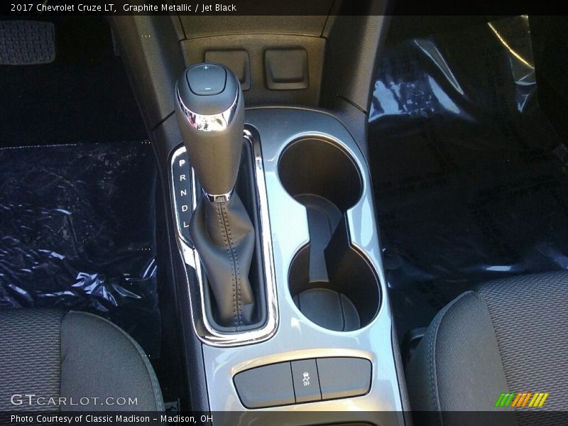 Graphite Metallic / Jet Black 2017 Chevrolet Cruze LT