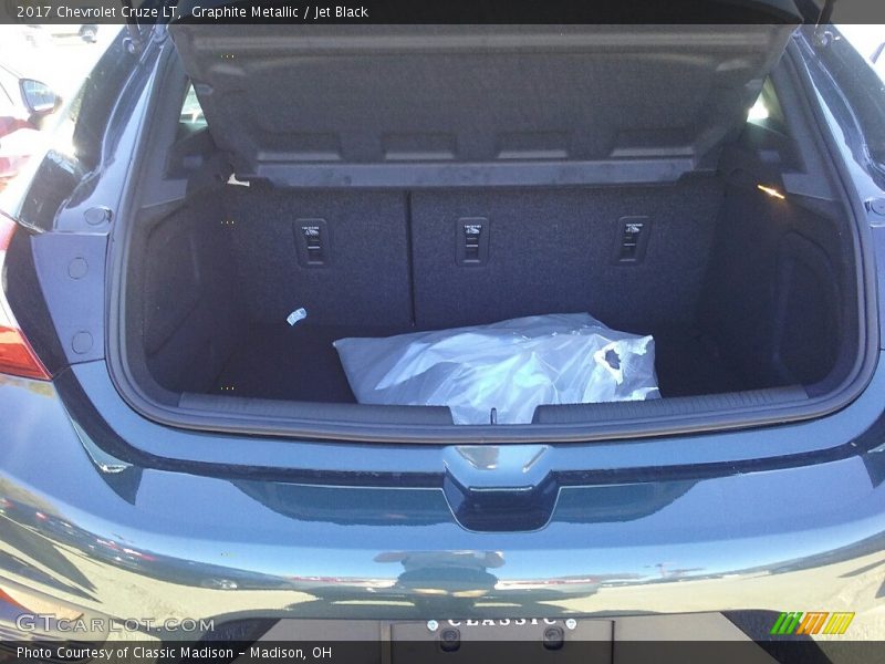 Graphite Metallic / Jet Black 2017 Chevrolet Cruze LT
