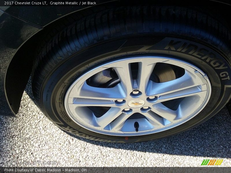 Graphite Metallic / Jet Black 2017 Chevrolet Cruze LT