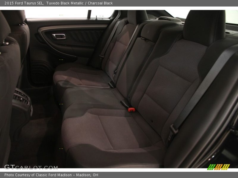 Tuxedo Black Metallic / Charcoal Black 2015 Ford Taurus SEL