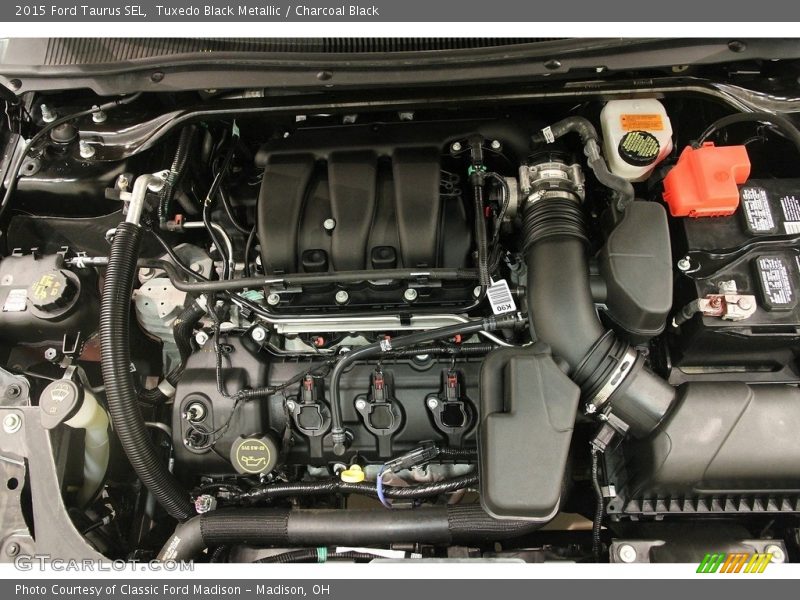 Tuxedo Black Metallic / Charcoal Black 2015 Ford Taurus SEL