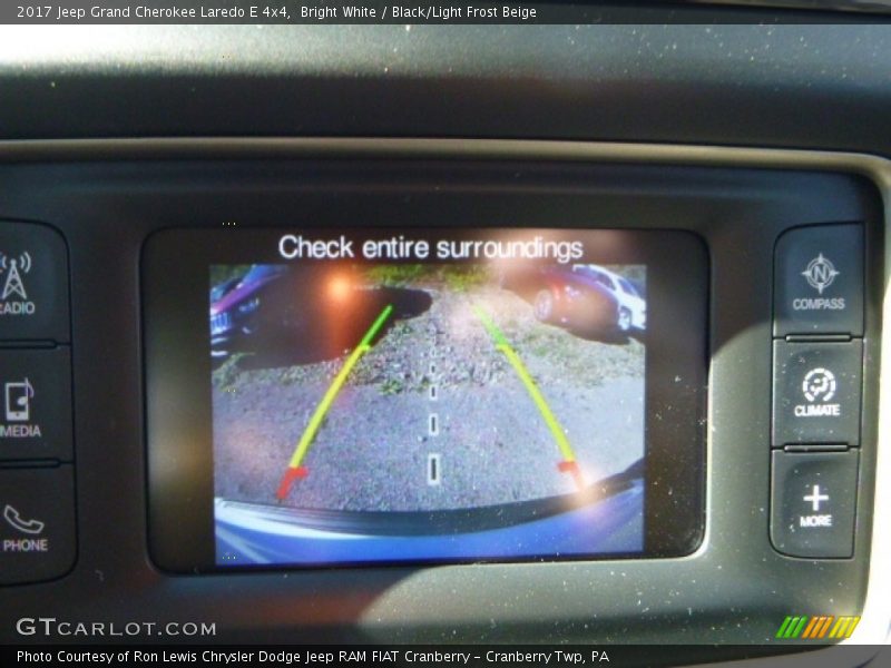 Bright White / Black/Light Frost Beige 2017 Jeep Grand Cherokee Laredo E 4x4