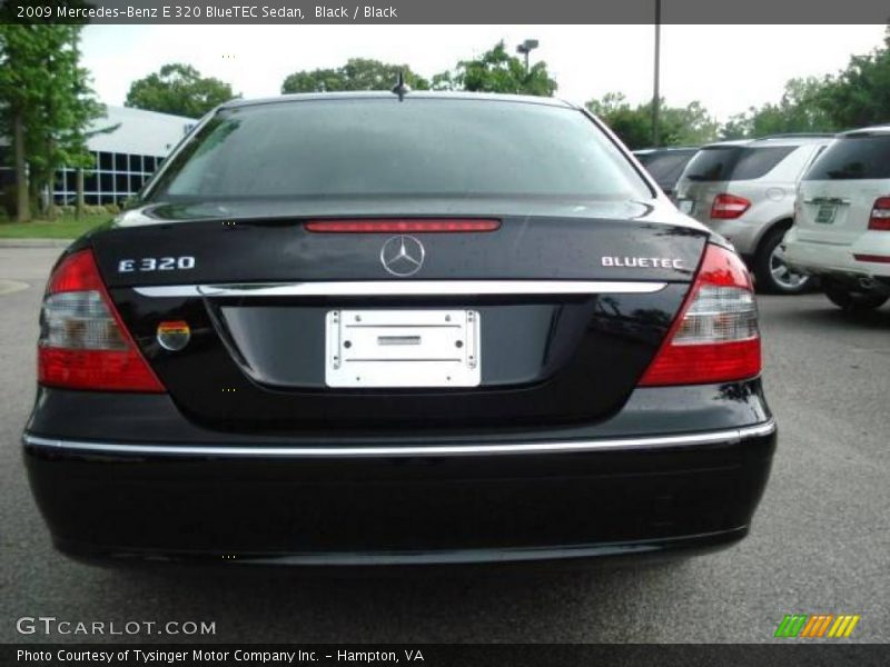 Black / Black 2009 Mercedes-Benz E 320 BlueTEC Sedan