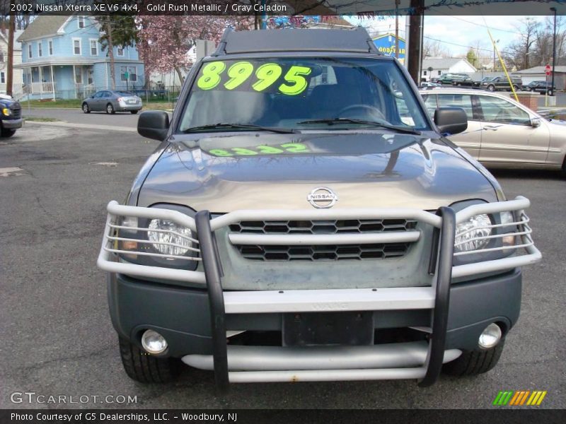 Gold Rush Metallic / Gray Celadon 2002 Nissan Xterra XE V6 4x4