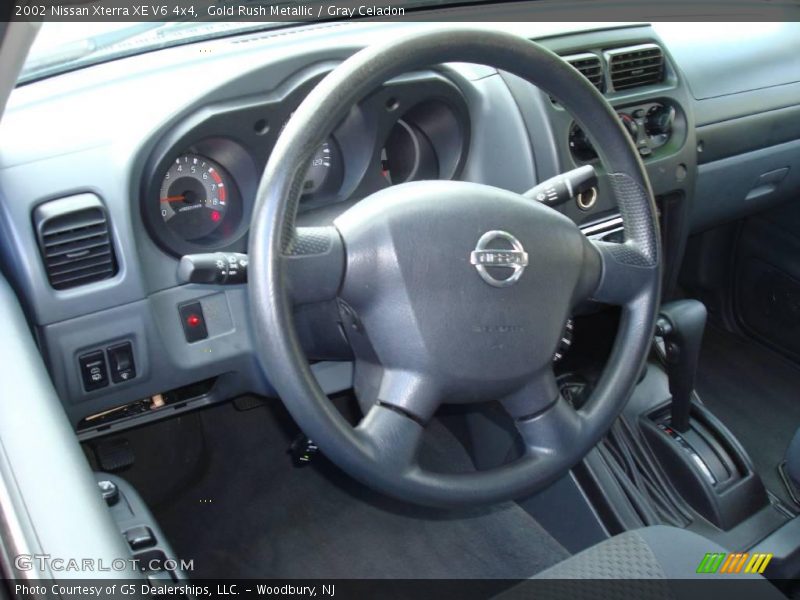 Gold Rush Metallic / Gray Celadon 2002 Nissan Xterra XE V6 4x4