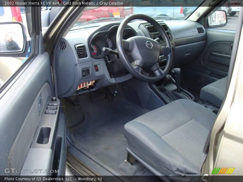 Gold Rush Metallic / Gray Celadon 2002 Nissan Xterra XE V6 4x4