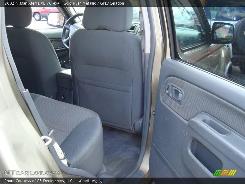Gold Rush Metallic / Gray Celadon 2002 Nissan Xterra XE V6 4x4