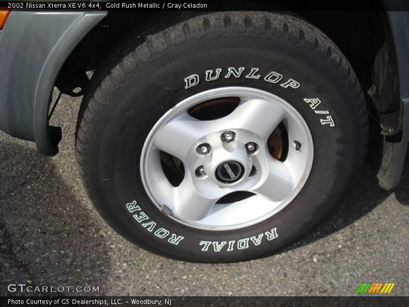 Gold Rush Metallic / Gray Celadon 2002 Nissan Xterra XE V6 4x4