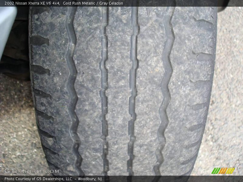 Gold Rush Metallic / Gray Celadon 2002 Nissan Xterra XE V6 4x4