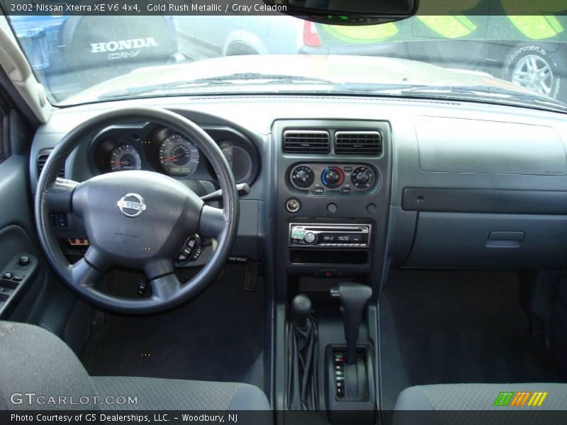 Gold Rush Metallic / Gray Celadon 2002 Nissan Xterra XE V6 4x4