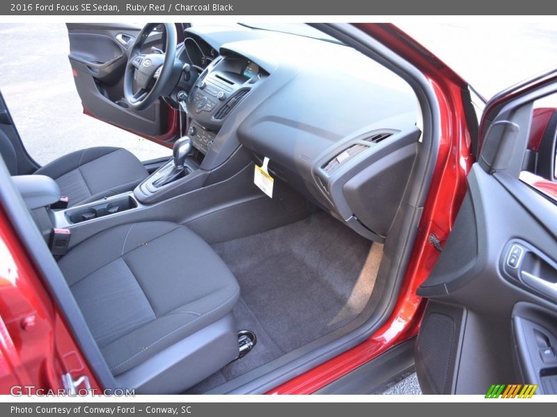 Ruby Red / Charcoal Black 2016 Ford Focus SE Sedan