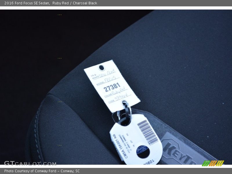Ruby Red / Charcoal Black 2016 Ford Focus SE Sedan