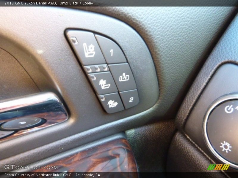 Onyx Black / Ebony 2013 GMC Yukon Denali AWD