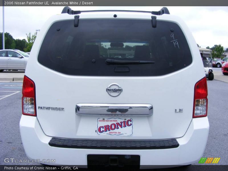 Avalanche White / Desert 2006 Nissan Pathfinder LE