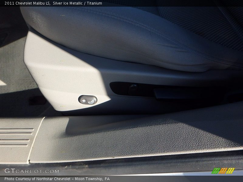 Silver Ice Metallic / Titanium 2011 Chevrolet Malibu LS