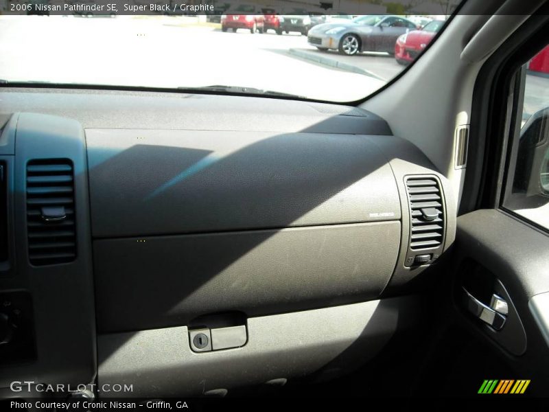 Super Black / Graphite 2006 Nissan Pathfinder SE