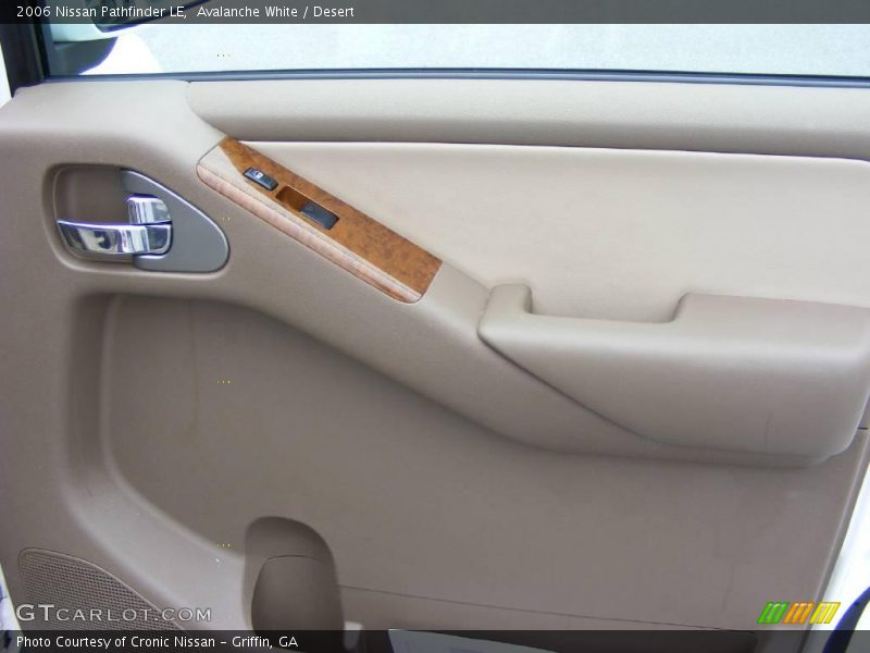 Avalanche White / Desert 2006 Nissan Pathfinder LE
