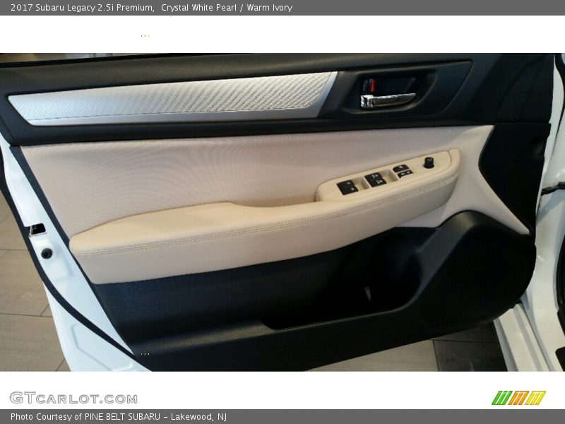 Crystal White Pearl / Warm Ivory 2017 Subaru Legacy 2.5i Premium