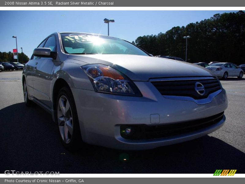 Radiant Silver Metallic / Charcoal 2008 Nissan Altima 3.5 SE