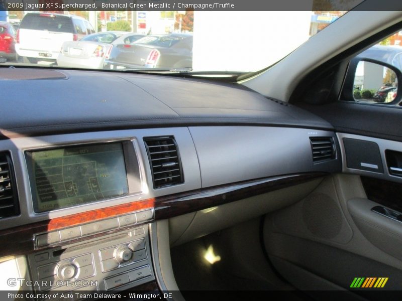 Botanical Green Metallic / Champagne/Truffle 2009 Jaguar XF Supercharged