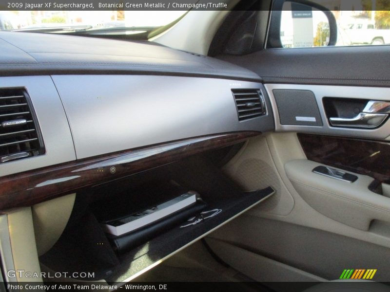 Botanical Green Metallic / Champagne/Truffle 2009 Jaguar XF Supercharged