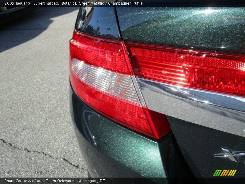 Botanical Green Metallic / Champagne/Truffle 2009 Jaguar XF Supercharged