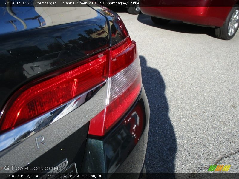 Botanical Green Metallic / Champagne/Truffle 2009 Jaguar XF Supercharged