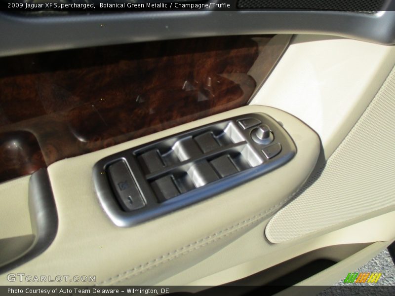 Botanical Green Metallic / Champagne/Truffle 2009 Jaguar XF Supercharged