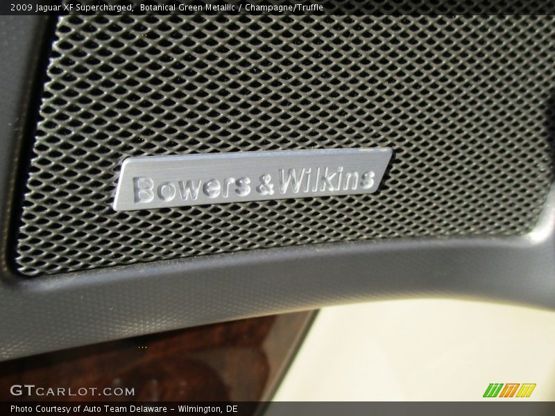 Botanical Green Metallic / Champagne/Truffle 2009 Jaguar XF Supercharged