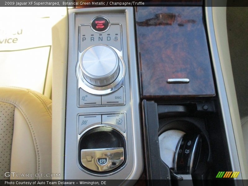 Botanical Green Metallic / Champagne/Truffle 2009 Jaguar XF Supercharged