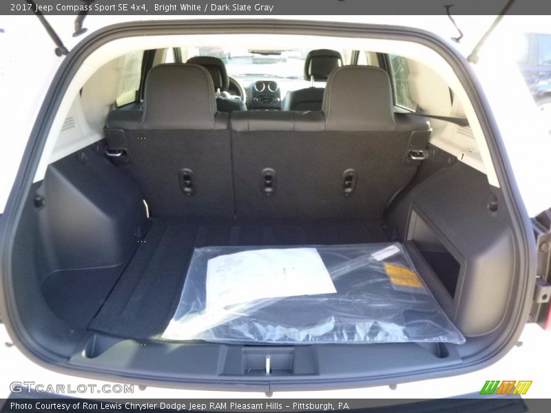 Bright White / Dark Slate Gray 2017 Jeep Compass Sport SE 4x4