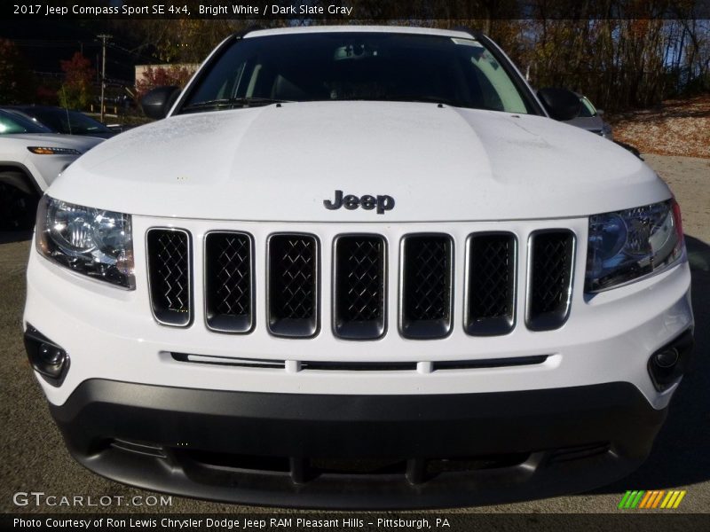 Bright White / Dark Slate Gray 2017 Jeep Compass Sport SE 4x4