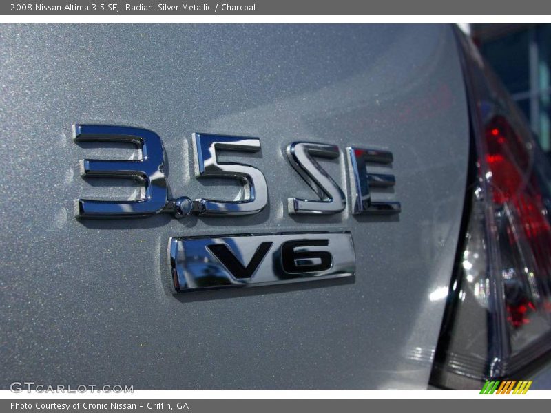 Radiant Silver Metallic / Charcoal 2008 Nissan Altima 3.5 SE