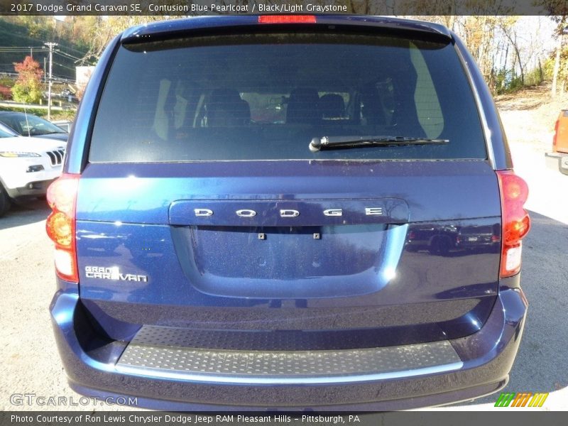Contusion Blue Pearlcoat / Black/Light Graystone 2017 Dodge Grand Caravan SE