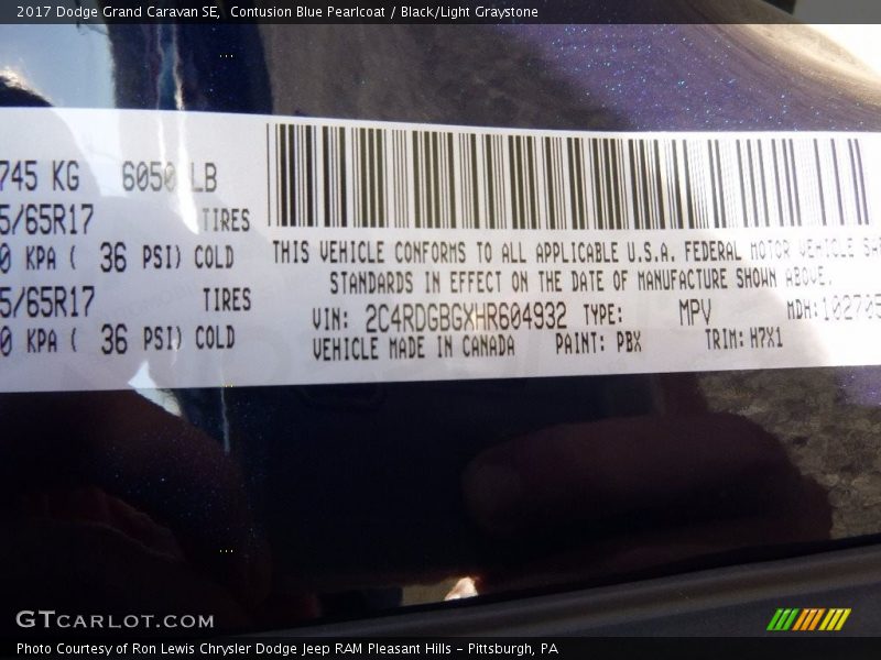 Contusion Blue Pearlcoat / Black/Light Graystone 2017 Dodge Grand Caravan SE