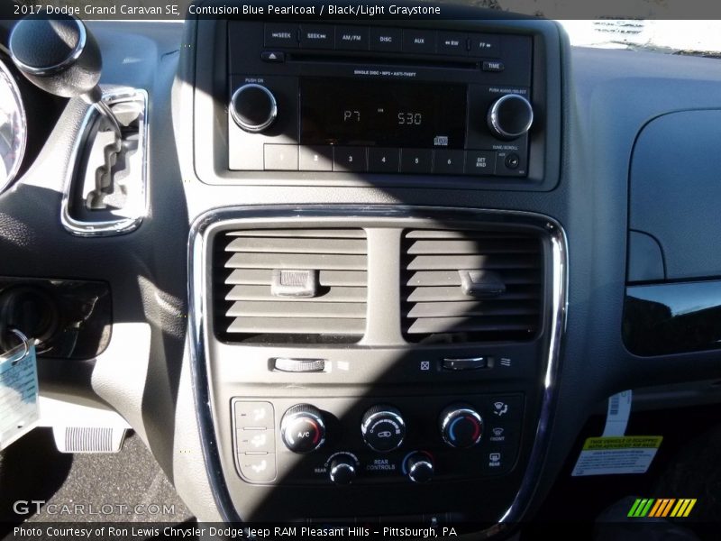 Contusion Blue Pearlcoat / Black/Light Graystone 2017 Dodge Grand Caravan SE