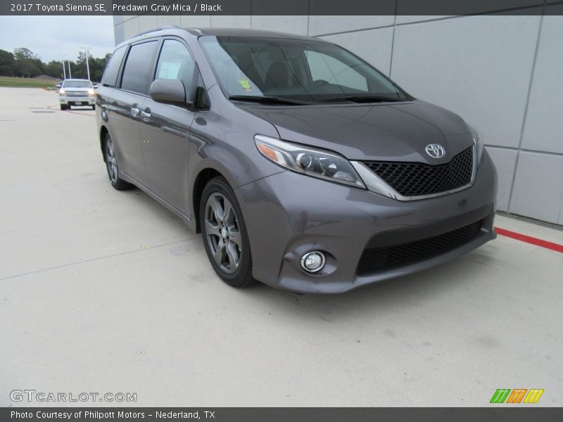 Front 3/4 View of 2017 Sienna SE