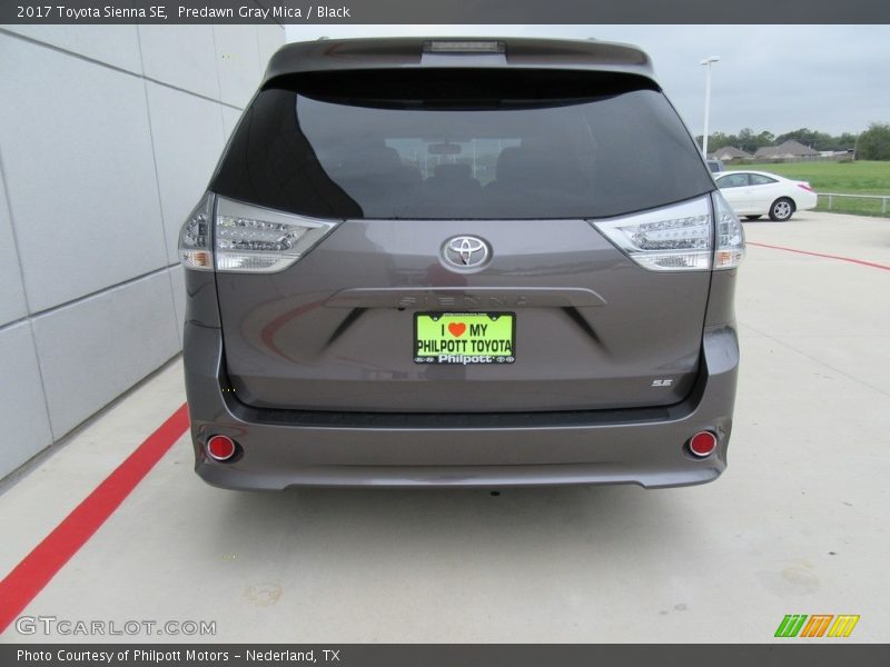 Predawn Gray Mica / Black 2017 Toyota Sienna SE