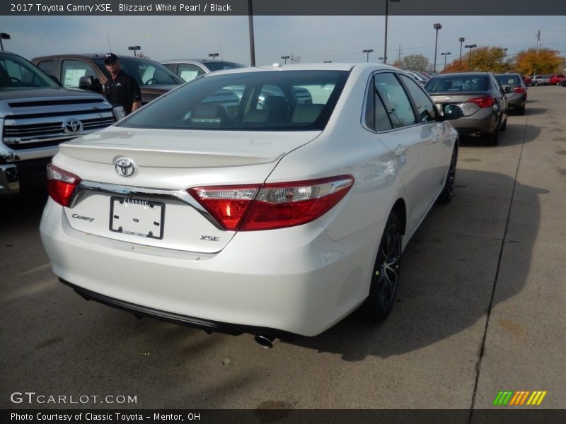 Blizzard White Pearl / Black 2017 Toyota Camry XSE
