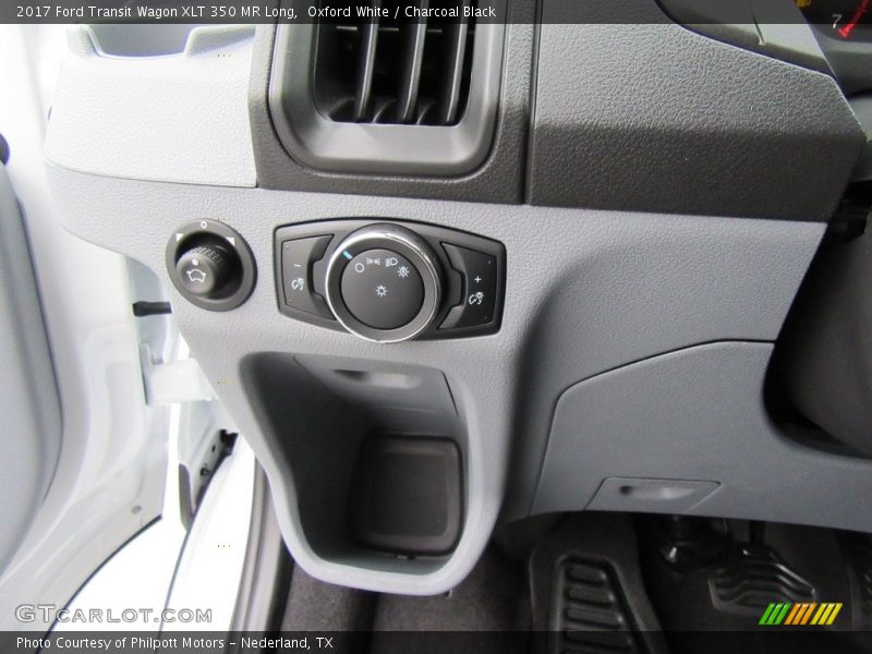 Controls of 2017 Transit Wagon XLT 350 MR Long