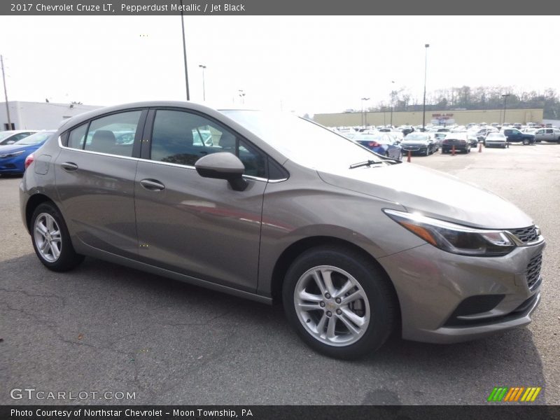 Pepperdust Metallic / Jet Black 2017 Chevrolet Cruze LT