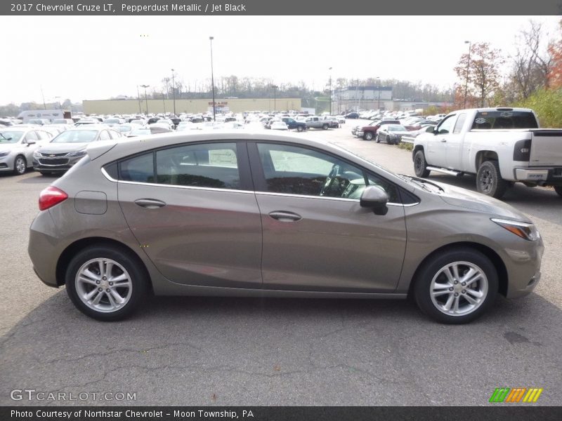 Pepperdust Metallic / Jet Black 2017 Chevrolet Cruze LT
